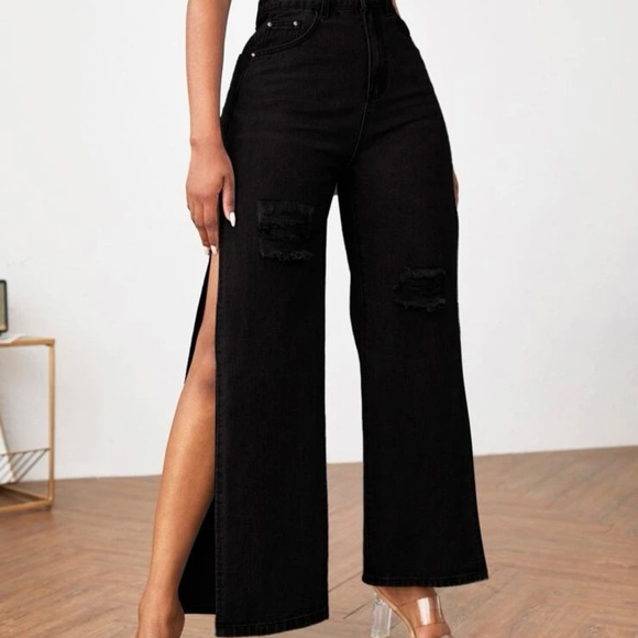 Jean with a split on the side of leg - Picture 5 of 8